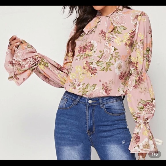 Tops - NWOT Blouse